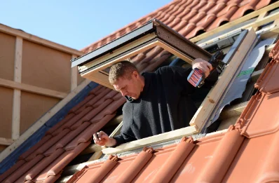 Pose de fenêtres de toit Velux à Pierremande